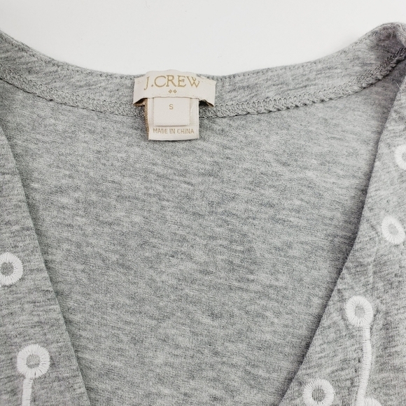 J.Crew Women Top Size Small Short Sleeves Crewneck Eyelet Embroidered V-neck - Picture 9 of 12
